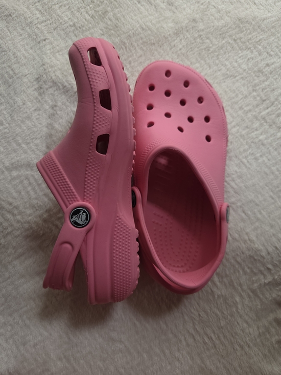 CROCS Other - CROCS Kids Classic Clogs in Bright Pink Size W (5)/ M (3) / Juniors 3